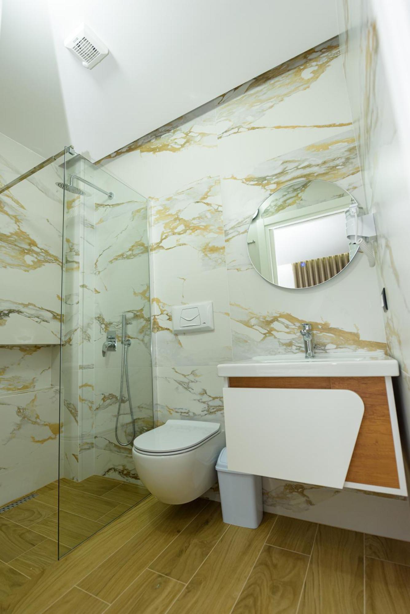 Vlorë Kevin'S Aparthotel מראה חיצוני תמונה