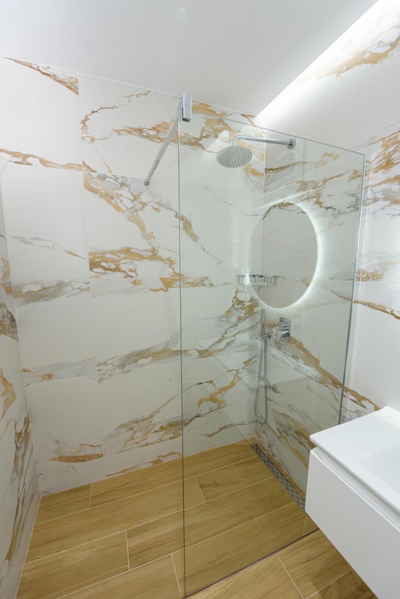 Vlorë Kevin'S Aparthotel מראה חיצוני תמונה