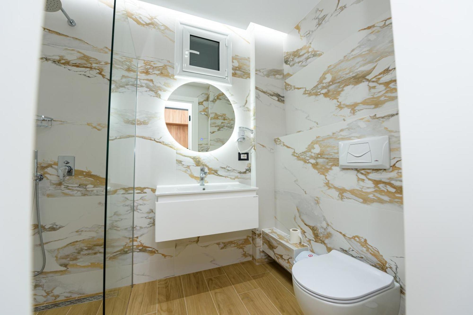 Vlorë Kevin'S Aparthotel מראה חיצוני תמונה